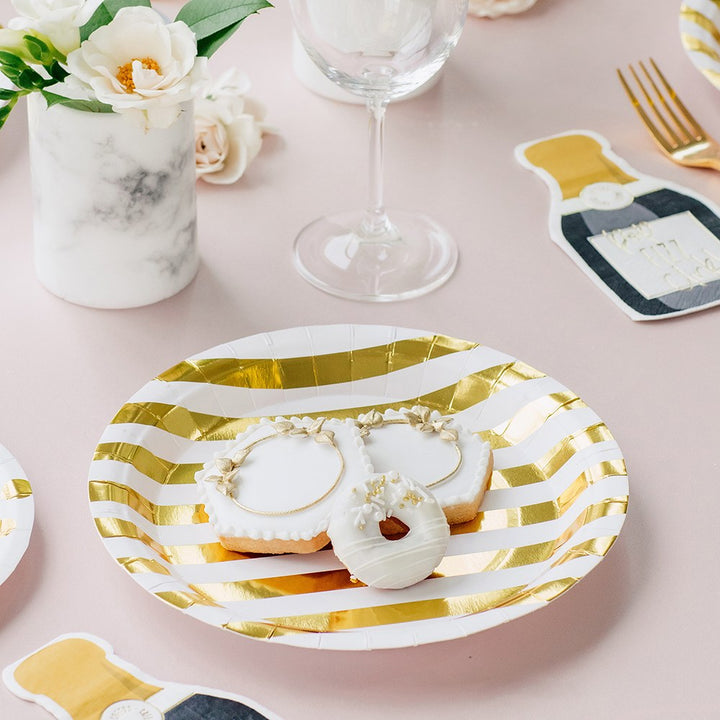 Gold Stripe Large Round Disposable Paper Party Plates (Set Of 8 ...